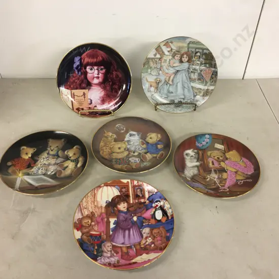Assorted Collectors Plates x6